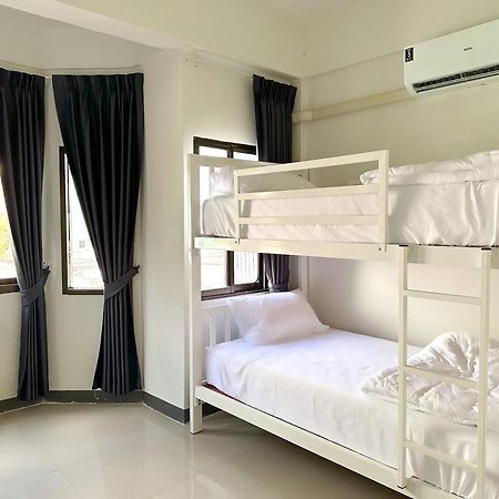 Montana Hotel & Hostel Phuket Karon Exterior photo
