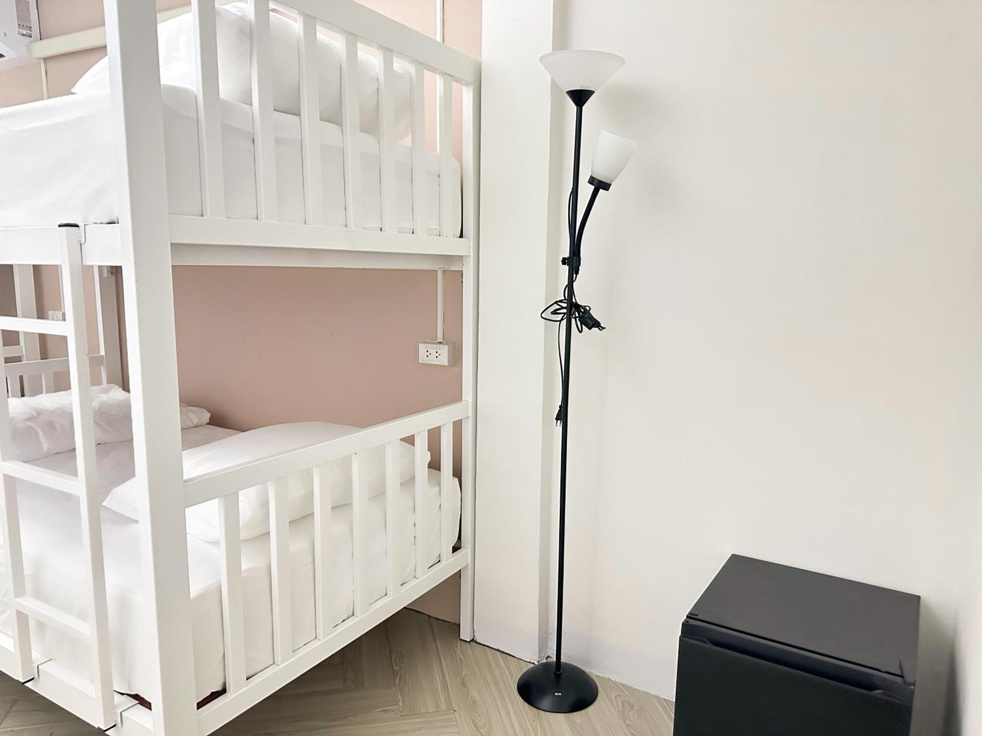 Montana Hotel & Hostel Phuket Karon Room photo